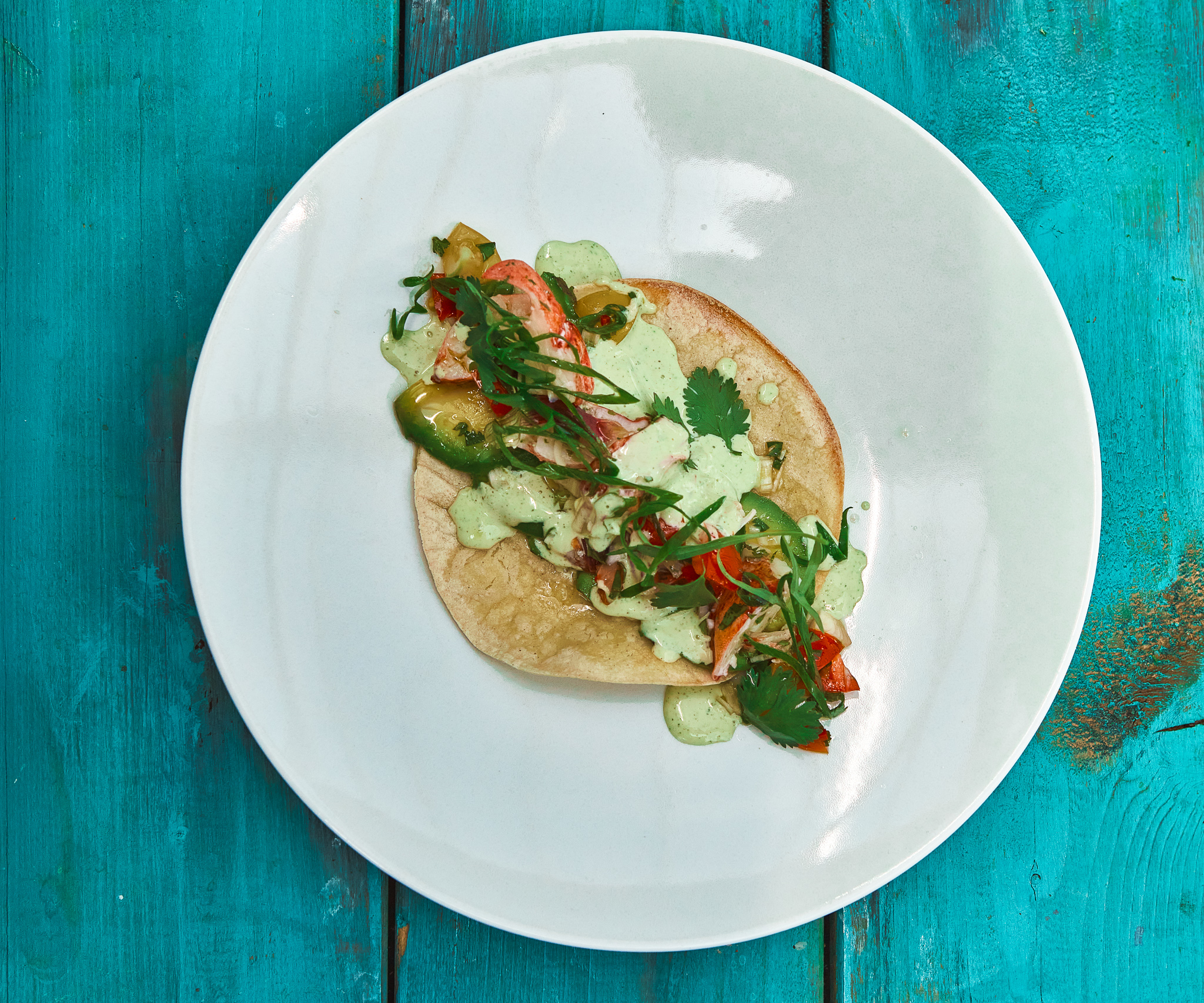 Image of Montez les tacos avec une base d'avocat au fond, des...