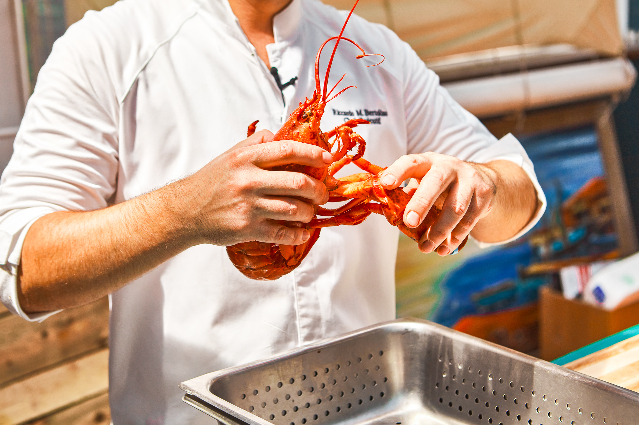 Image of Après ces 5 minutes de cuisson, sortez le homard.