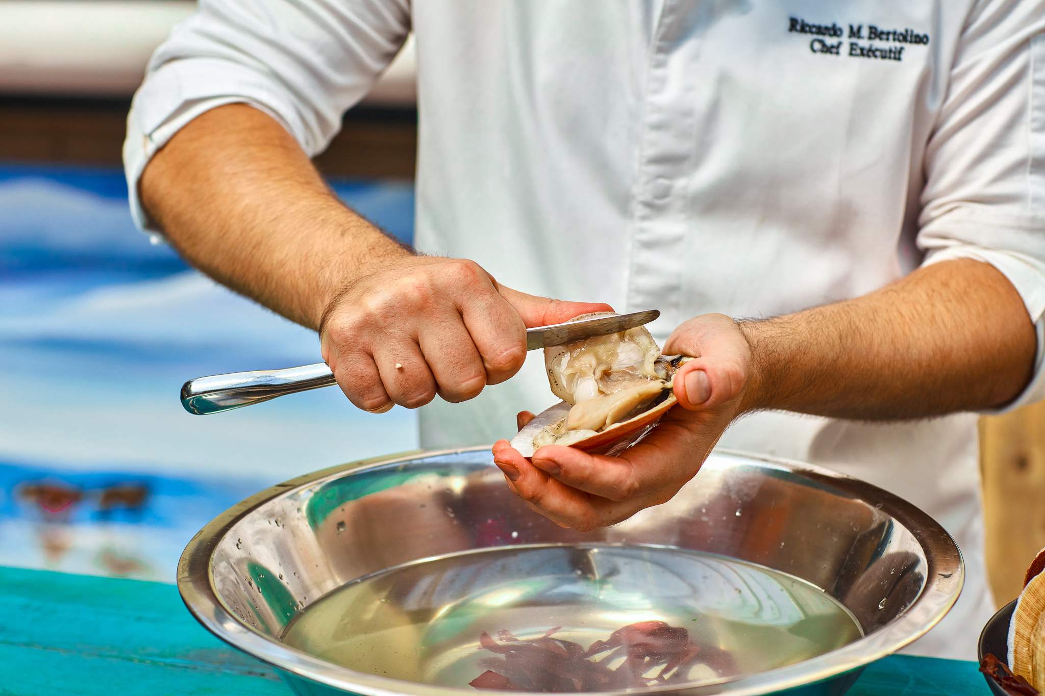 Image of La noix blanche, le corail et les barbes resteront accrochés...